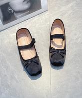 Bequeme, weiche Schuhe mit Schleife und Plattfüßen aus blauem Satin